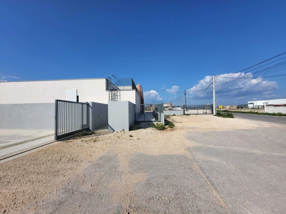 Loja para Arrendamento em Algoz e Tunes Foto 12