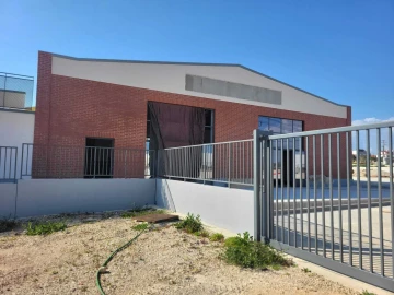 Loja para Arrendamento em Algoz e Tunes