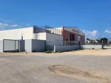 Loja para Arrendamento em Algoz e Tunes