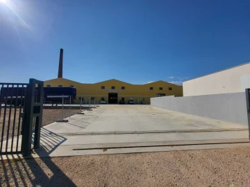 Loja para Arrendamento em Algoz e Tunes