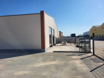 Loja para Arrendamento em Algoz e Tunes