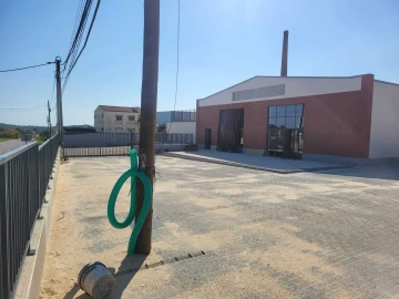 Loja para Arrendamento em Algoz e Tunes