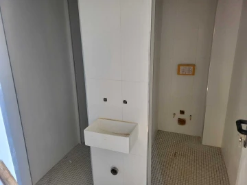 Loja para Arrendamento em Algoz e Tunes