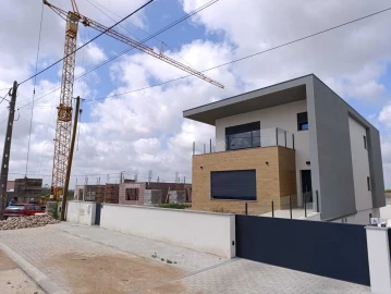 Moradia T4 para Venda em Souto da Carpalhosa e Ortigosa