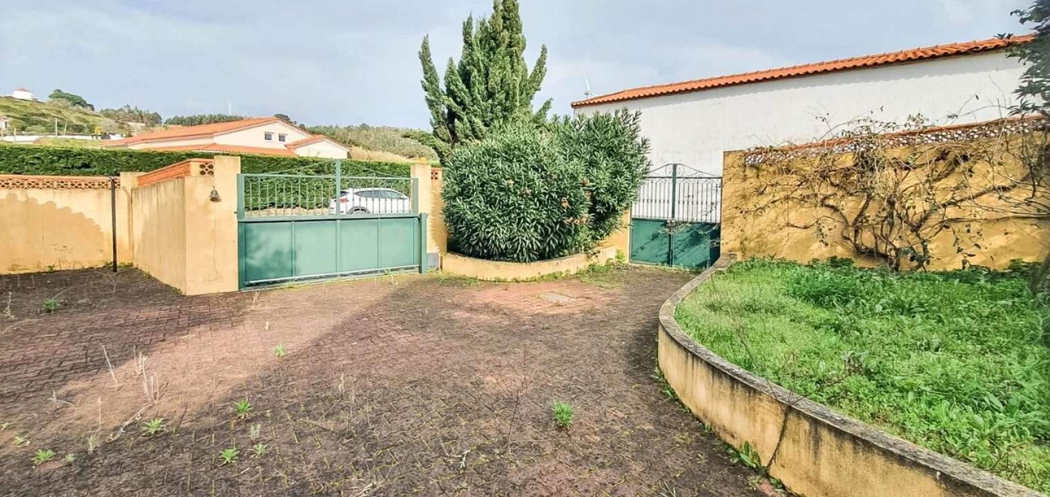 Moradia T2 para Venda em São Bartolomeu dos Galegos e Moledo Foto 12