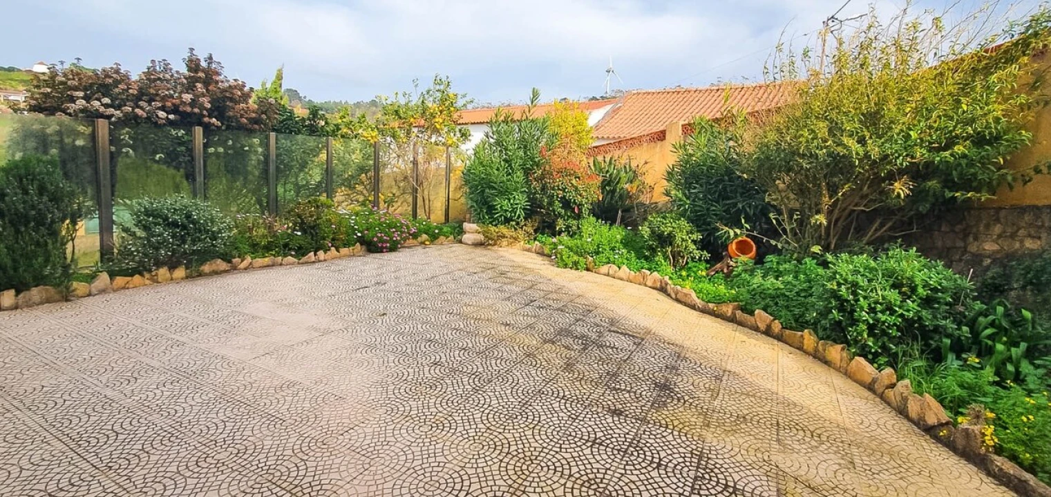 Moradia T2 para Venda em São Bartolomeu dos Galegos e Moledo Foto 13