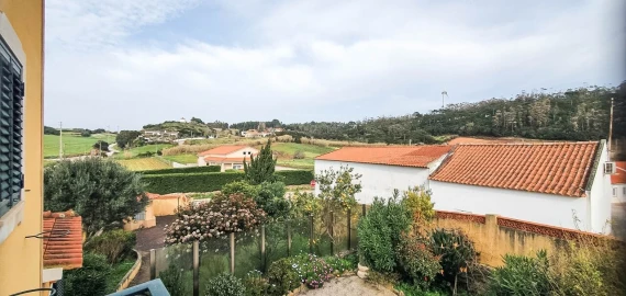 Moradia T2 para Venda em São Bartolomeu dos Galegos e Moledo