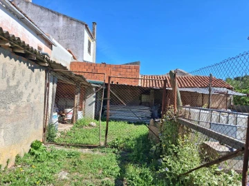 Moradia T2 para Venda em Torres Novas (São Pedro), Lapas e Ribeira Branca