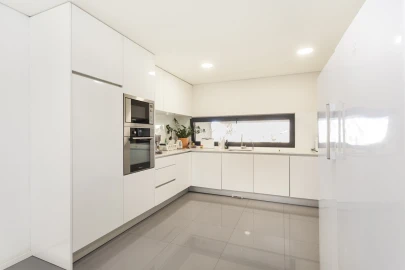 Moradia T5 para Venda em Aldoar, Foz do Douro e Nevogilde