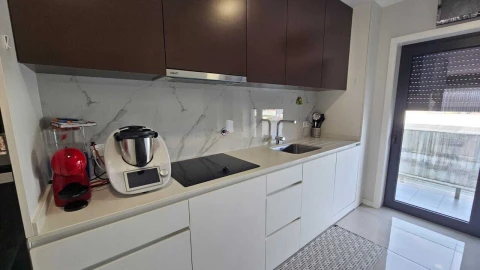 Apartamento T3 para Venda em Póvoa de Varzim, Beiriz e Argivai