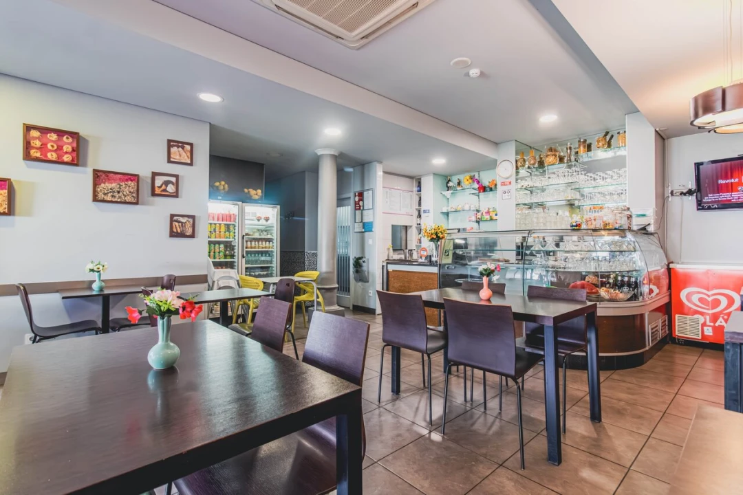 Loja para Venda em Santo Tirso, Couto (Santa Cristina e São Miguel) e Burgães Foto 18