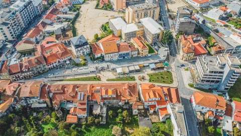 Loja para Venda em Santo Tirso, Couto (Santa Cristina e São Miguel) e Burgães