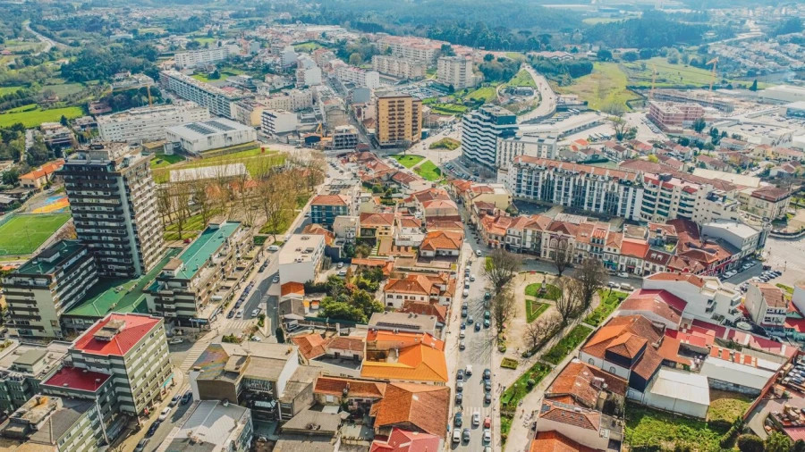 Loja para Venda em Santo Tirso, Couto (Santa Cristina e São Miguel) e Burgães Foto 16