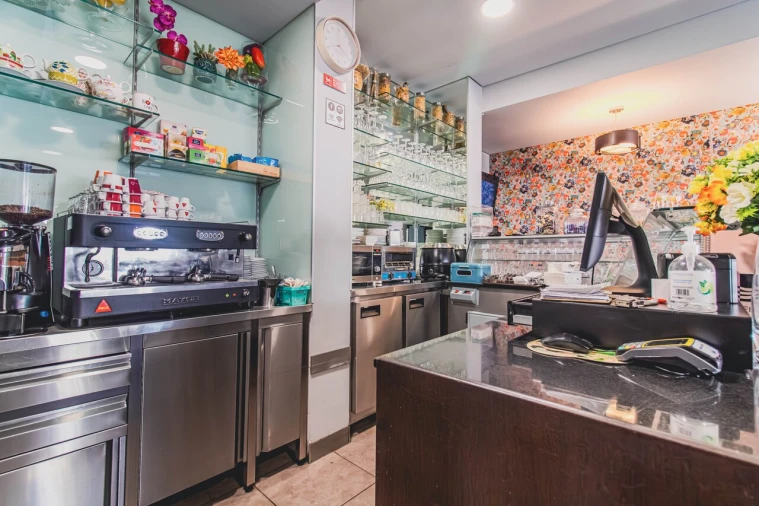 Loja para Venda em Santo Tirso, Couto (Santa Cristina e São Miguel) e Burgães Foto 22