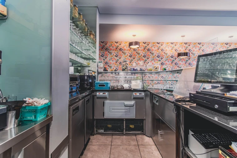 Loja para Venda em Santo Tirso, Couto (Santa Cristina e São Miguel) e Burgães Foto 23