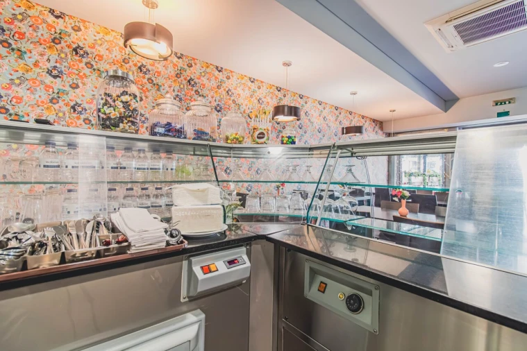 Loja para Venda em Santo Tirso, Couto (Santa Cristina e São Miguel) e Burgães Foto 24