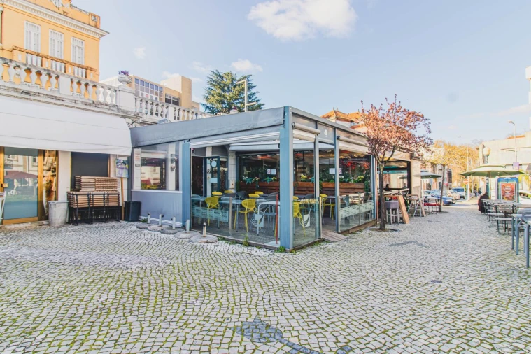 Loja para Venda em Santo Tirso, Couto (Santa Cristina e São Miguel) e Burgães Foto 2