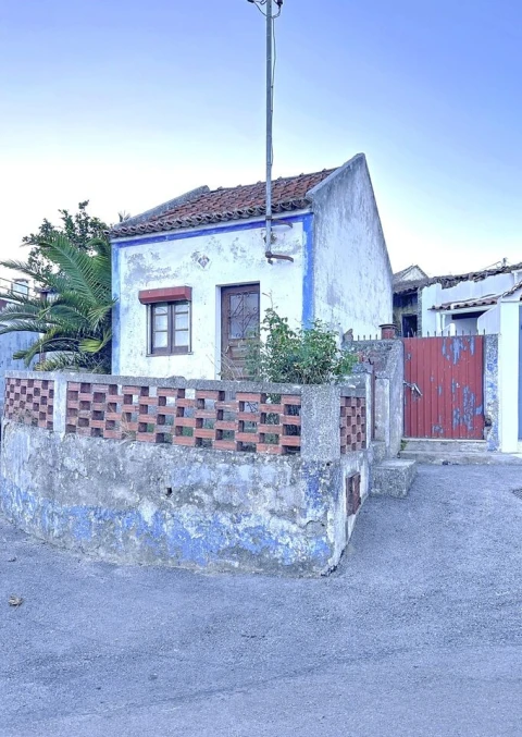 Moradia T2 para Venda em Carvoeira e Carmões