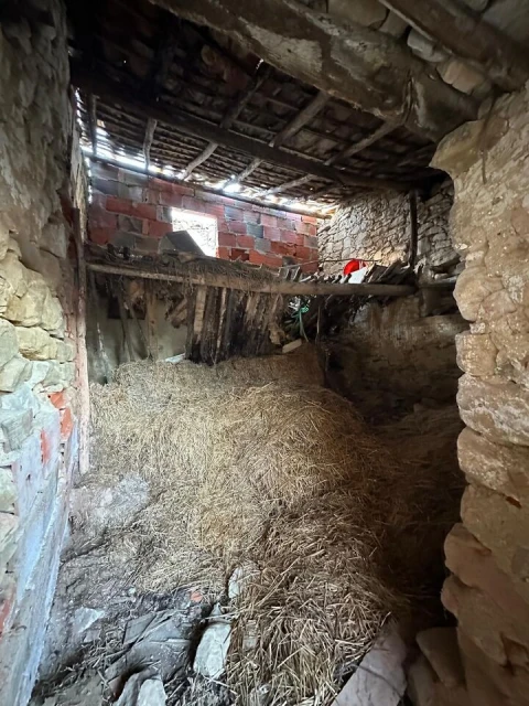 Moradia T2 para Venda em Carvoeira e Carmões