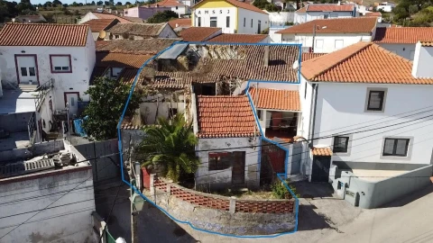 Moradia T2 para Venda em Carvoeira e Carmões