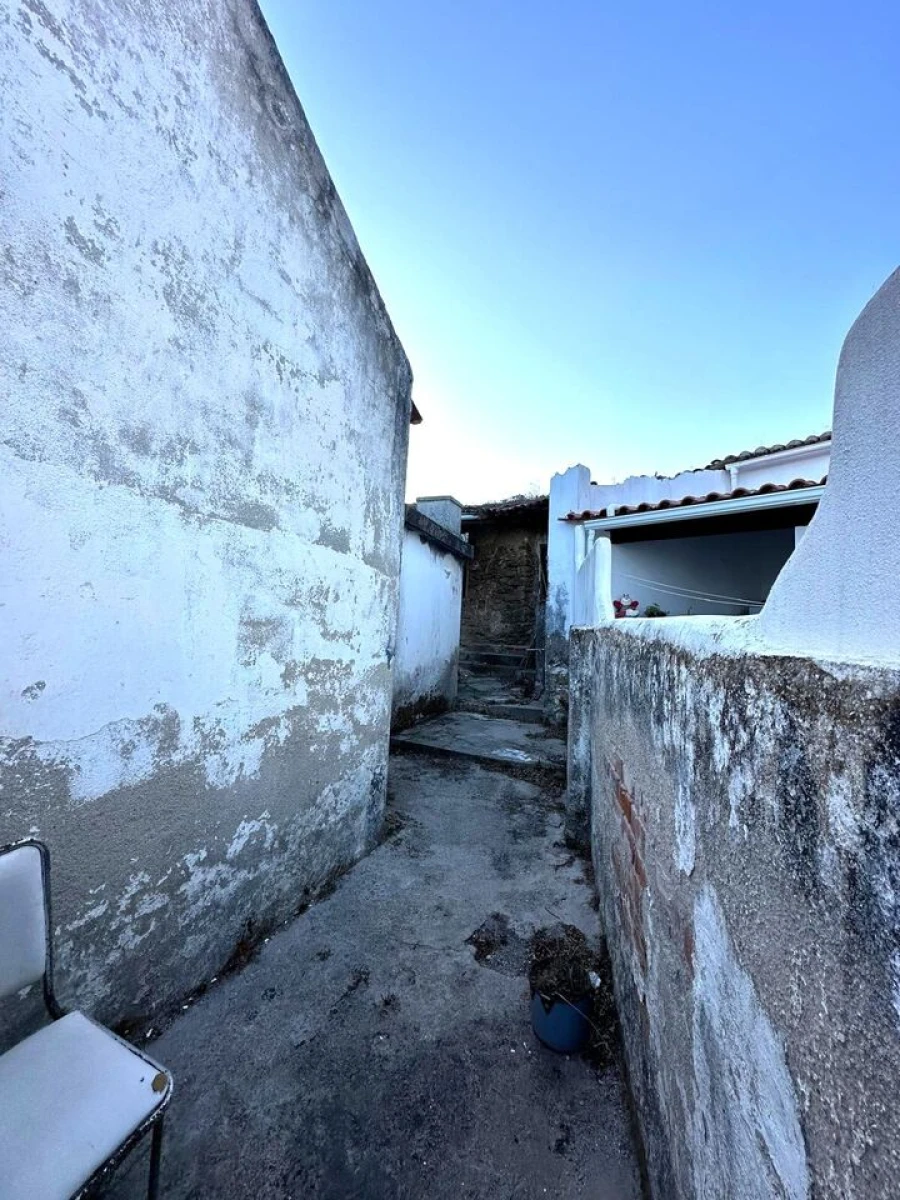 Moradia T2 para Venda em Carvoeira e Carmões Foto 5