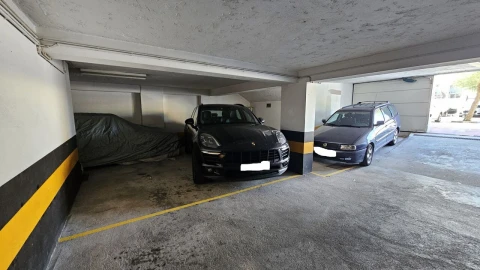 Apartamento T6 para Venda em Póvoa de Varzim, Beiriz e Argivai