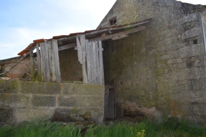 Moradia T4 para Venda em Pousade e Albardo