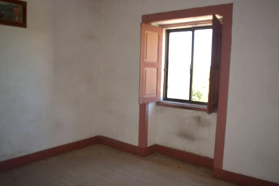 Moradia T4 para Venda em Pousade e Albardo