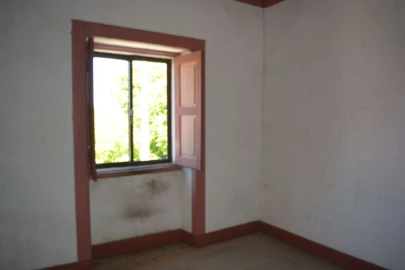 Moradia T4 para Venda em Pousade e Albardo