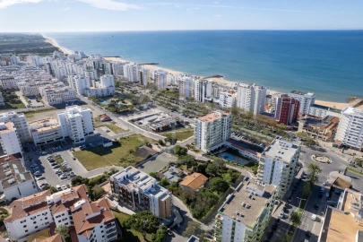 Terreno para Venda em Quarteira