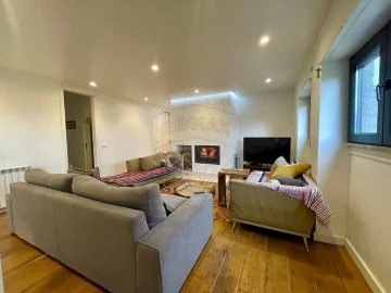 Moradia T5 para Venda em Santa Maria e São Miguel, São Martinho, São Pedro Penaferrim