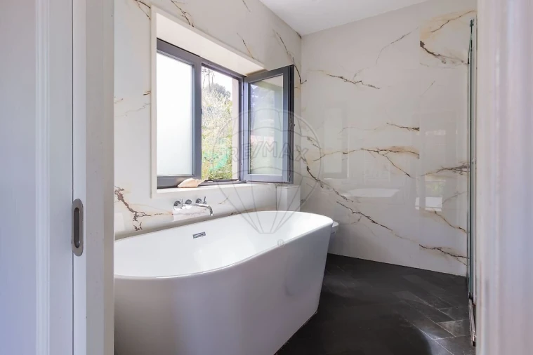 Moradia T5 para Venda em Santa Maria e São Miguel, São Martinho, São Pedro Penaferrim Foto 19