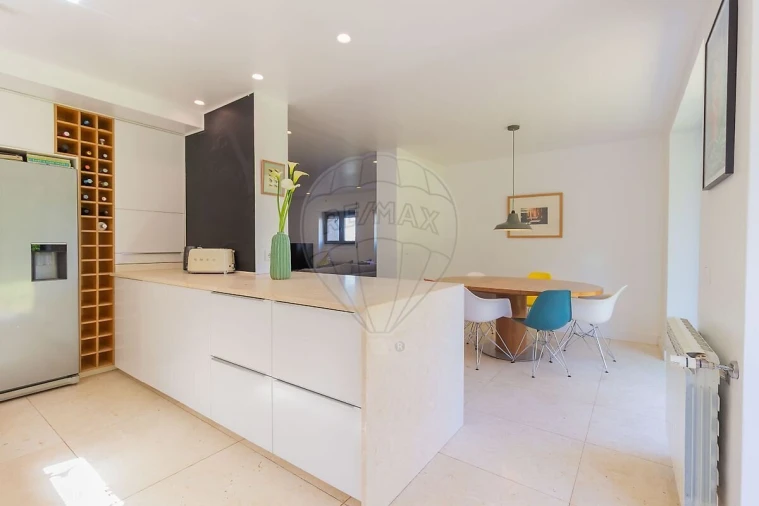 Moradia T5 para Venda em Santa Maria e São Miguel, São Martinho, São Pedro Penaferrim Foto 5