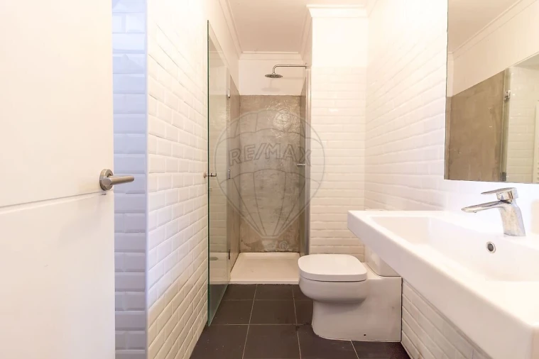 Moradia T5 para Venda em Santa Maria e São Miguel, São Martinho, São Pedro Penaferrim Foto 12