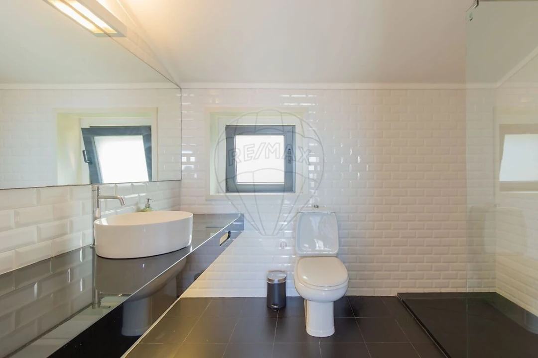 Moradia T5 para Venda em Santa Maria e São Miguel, São Martinho, São Pedro Penaferrim Foto 32