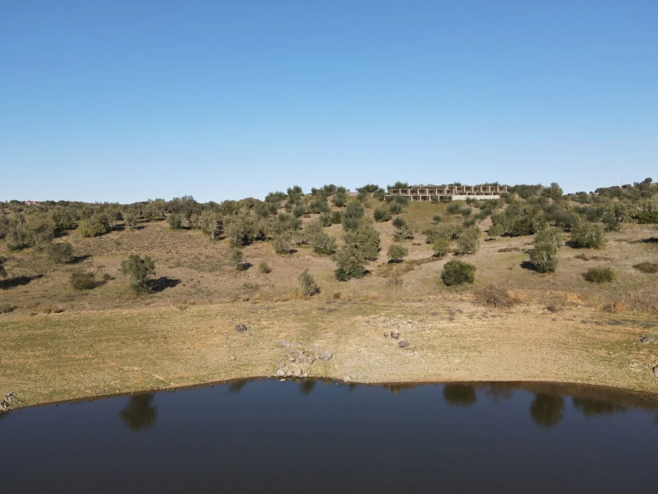 Prédio para Venda em Santa Maria do Castelo e Santiago e Santa Susana Foto 7