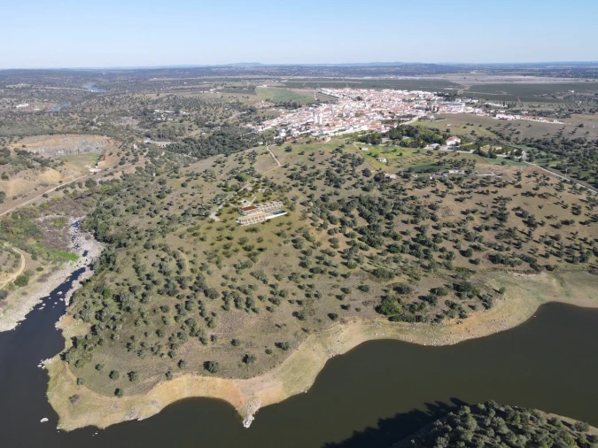 Prédio para Venda em Santa Maria do Castelo e Santiago e Santa Susana Foto 4