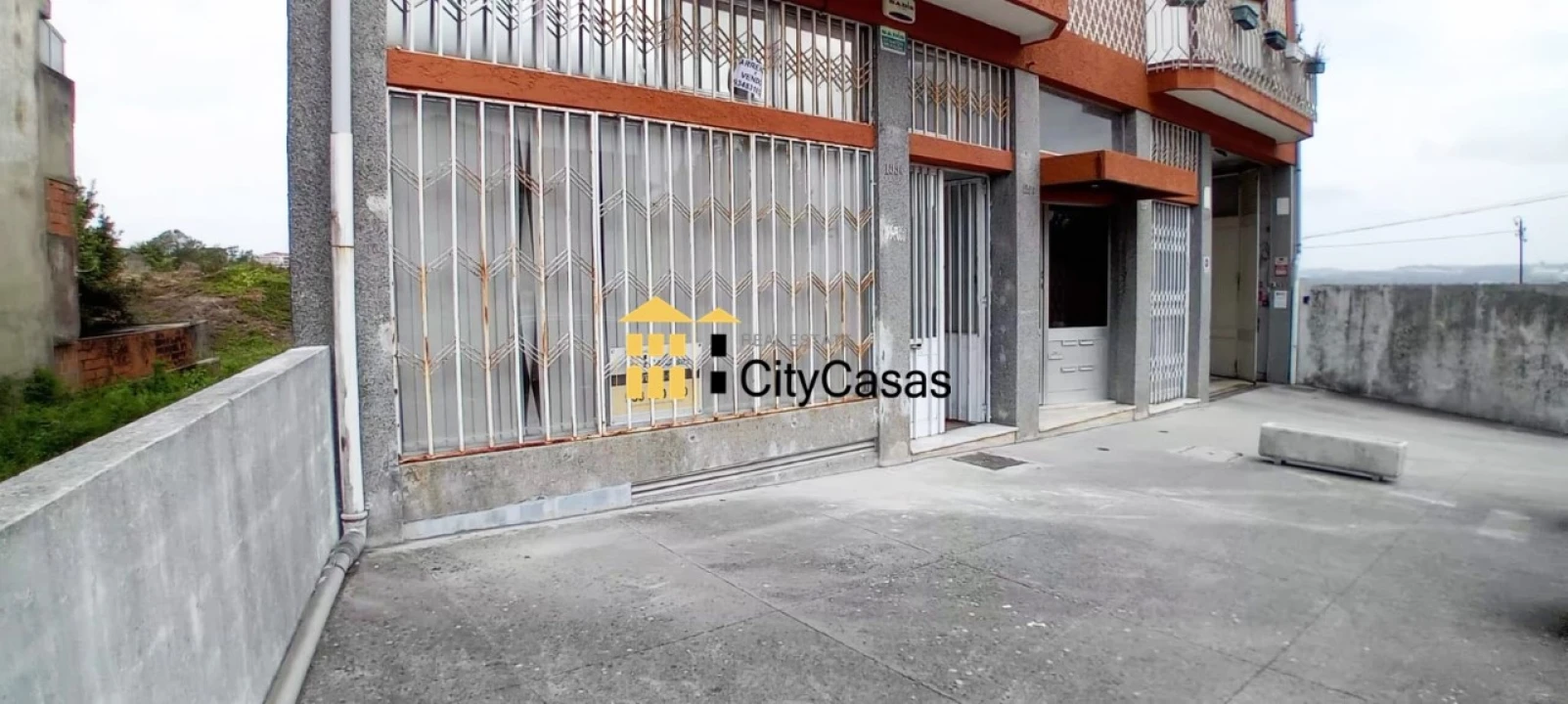 Loja para Arrendamento em Paranhos Foto 17