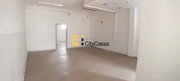 Loja para Arrendamento em Paranhos