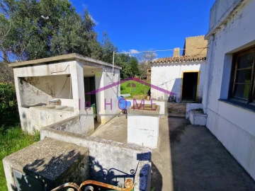 Moradia T4 para Venda em Loule (São Sebastião)