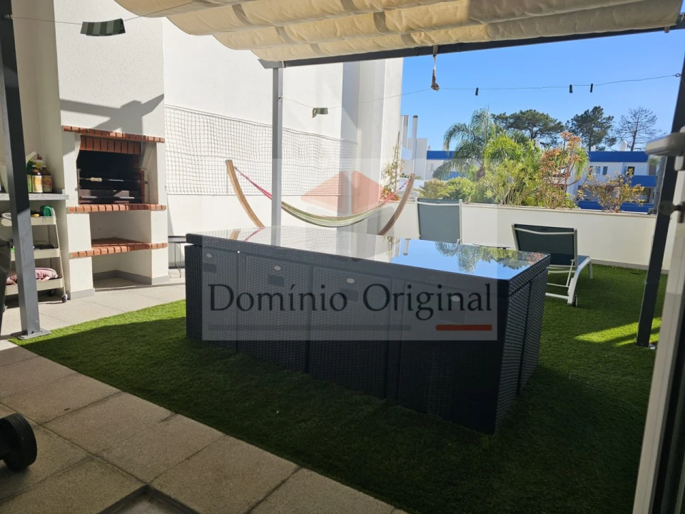 Apartamento T3 para Venda em Quarteira Foto 2