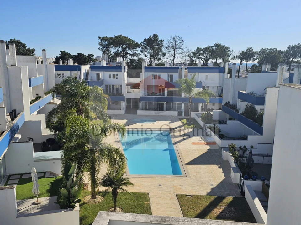 Apartamento T3 para Venda em Quarteira Foto 1