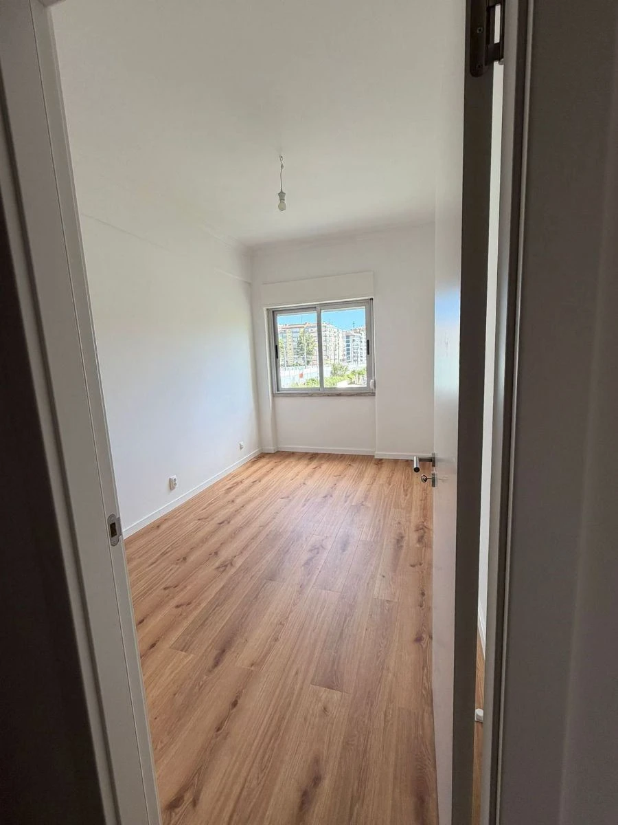 Apartamento T2 para Arrendamento em Agualva e Mira-Sintra Foto 5