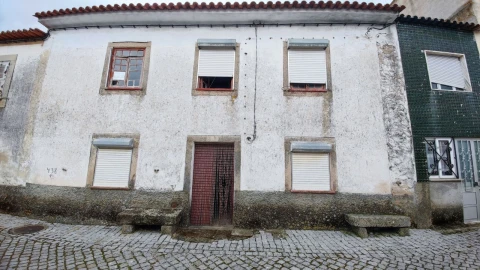 Moradia T3 para Venda em Mata de Lobos