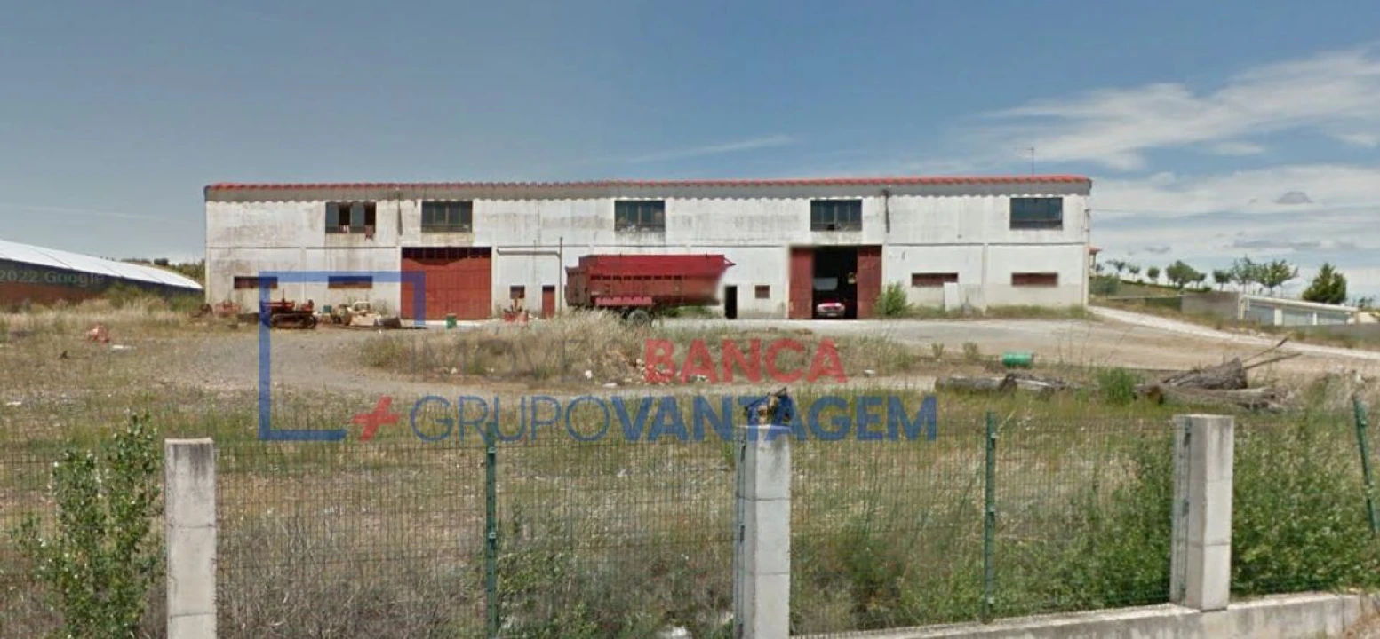 Armazém para Venda em Nogueira Foto 2
