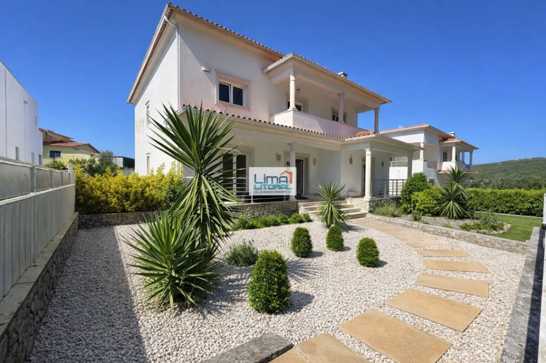 Moradia T5 para Venda em Porto de Mós - São João Baptista e São Pedro Foto 1