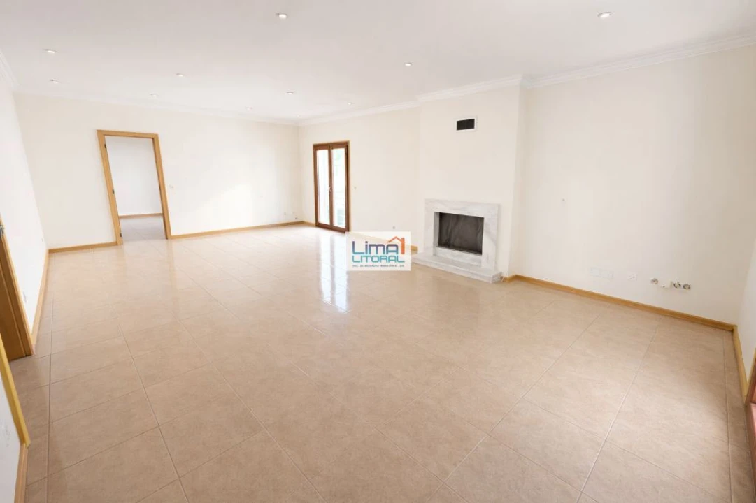 Moradia T5 para Venda em Porto de Mós - São João Baptista e São Pedro Foto 7