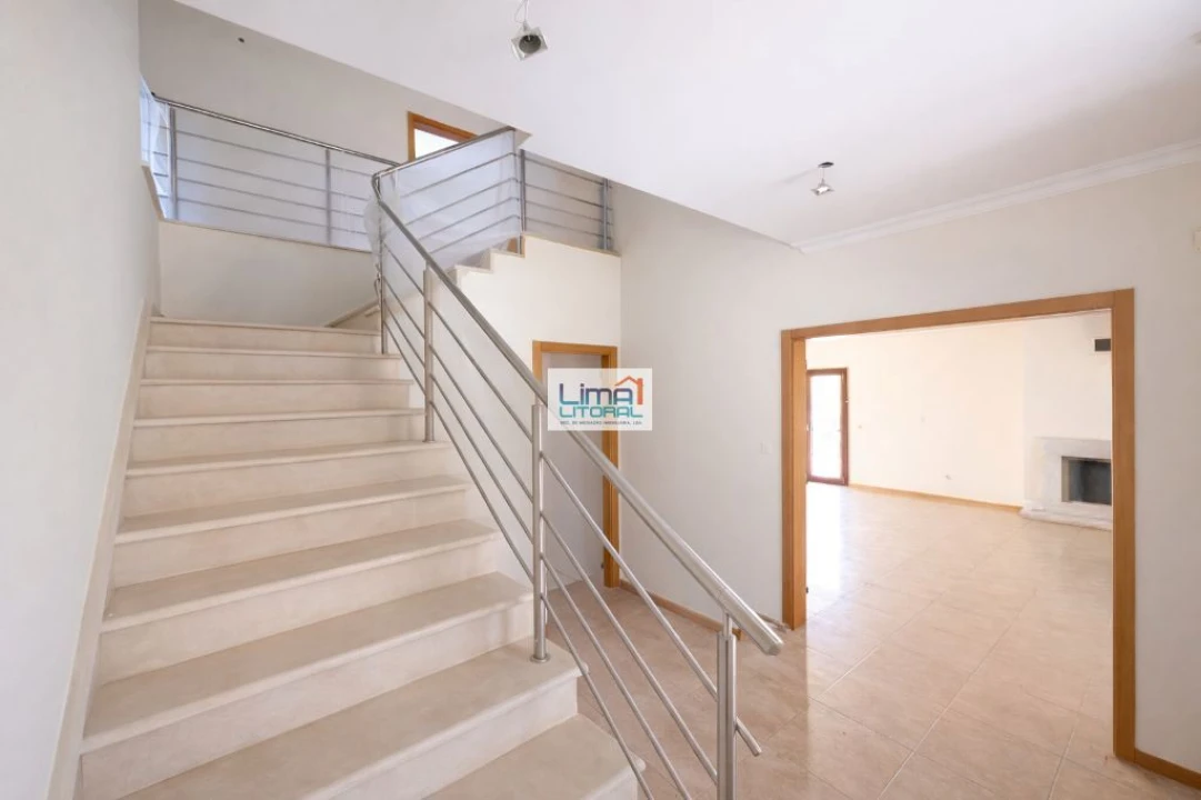 Moradia T5 para Venda em Porto de Mós - São João Baptista e São Pedro Foto 10