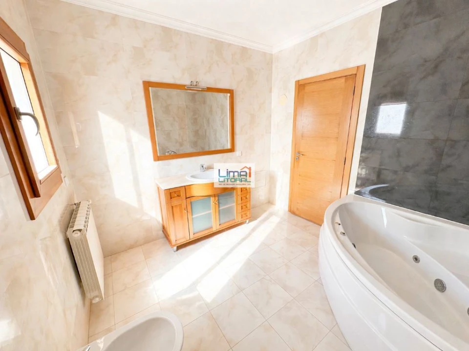 Moradia T5 para Venda em Porto de Mós - São João Baptista e São Pedro Foto 17