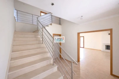 Moradia T5 para Venda em Porto de Mós - São João Baptista e São Pedro